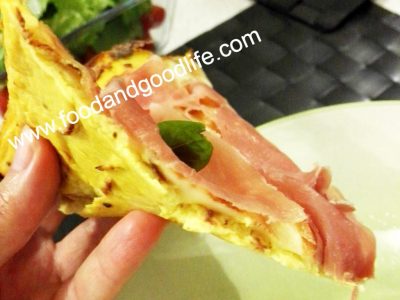 Pizza di cavolfiore keto Pizza di cavolfiore. Fetta