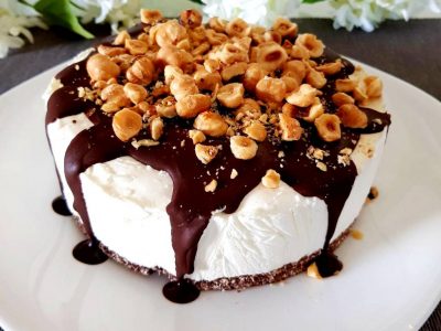 Torta gelato chetogenico torta gelato cuore di panna, low carb e senza glutine