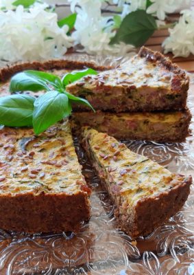 crostata salata zucchine e pancetta, low carb