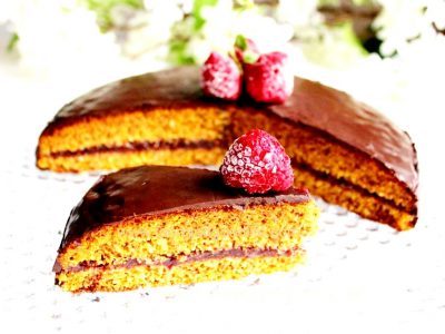 Torta alle mandorle, low carb, keto, paleo e senza glutine Torta alle mandorle, low carb, keto, paleo