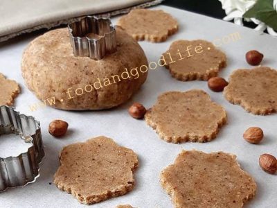 Pasta frolla alle nocciole e cannella, versione chetogenica e senza glutine Pasta frolla alle nocciole Chetogenica