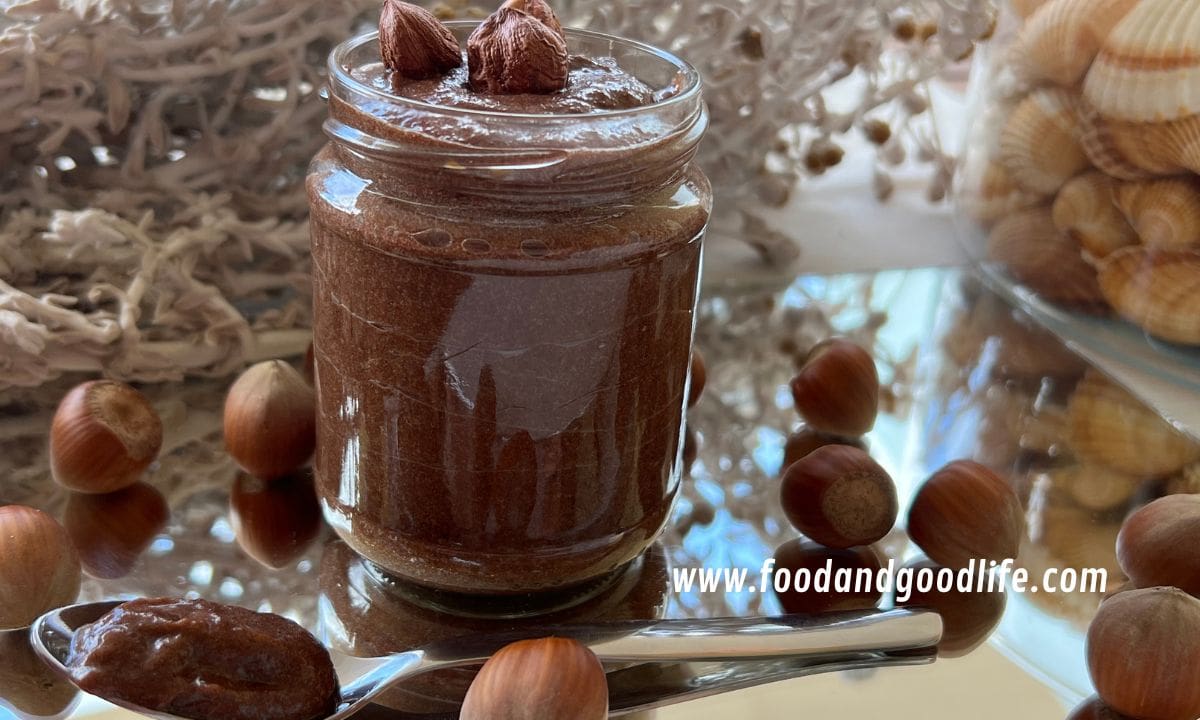 Crema di nocciole senza zucchero e low carb. Per godersi un dolce senza sensi di colpa e picchi di glicemia!